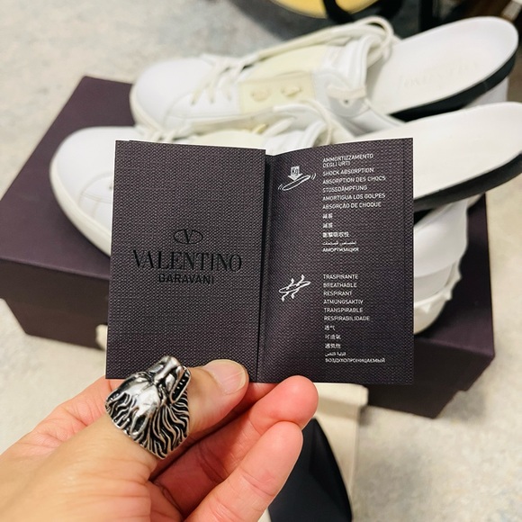 EUC Mens 8 Valentino Garavani Studded Open Low-Top Patent Leather Sneakers White - Picture 13 of 16